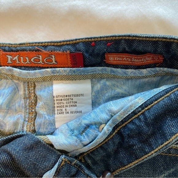 Mudd  Denim Jean Skirt Dark Wash Distressed Ripped Raw Hem Mini Size S (28) - Picture 8 of 9